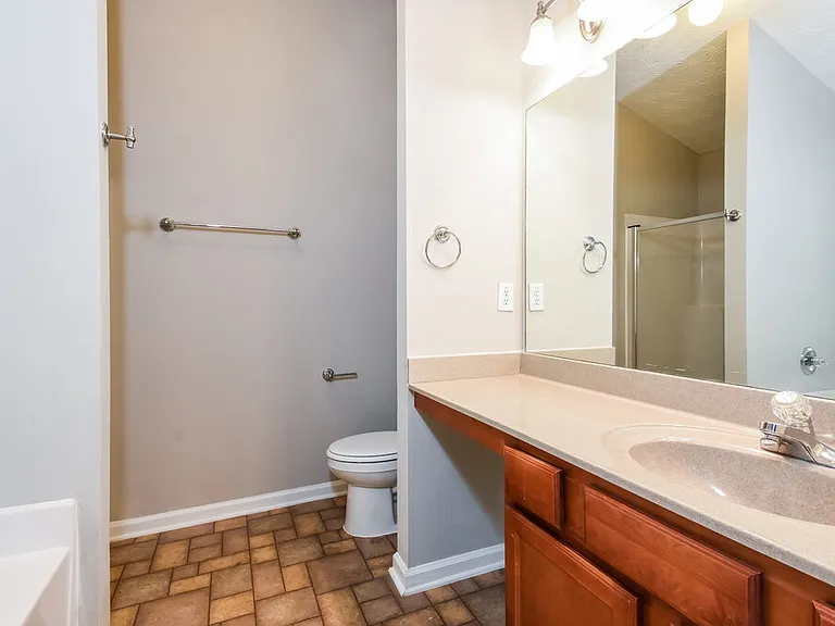 210 Winterbury Dr — Photo 10