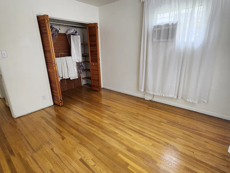 9012 Phyllis Ave — Photo 15