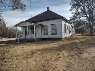 401 W Maple St, Bucklin, KS 67834