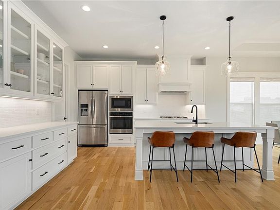 4th image of 9037 Mesquite St