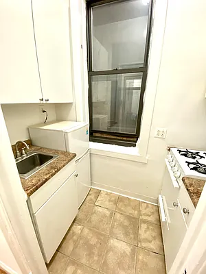 Rented by Douglas Elliman | media 8