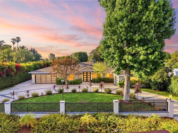 22637 Erwin St, Woodland Hills, CA 91367