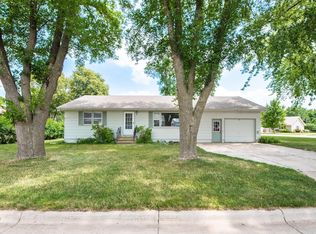 1802 N 7th St, Estherville, IA 51334