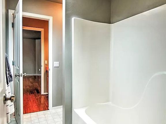 5th image of 13224 NE 135th Ct