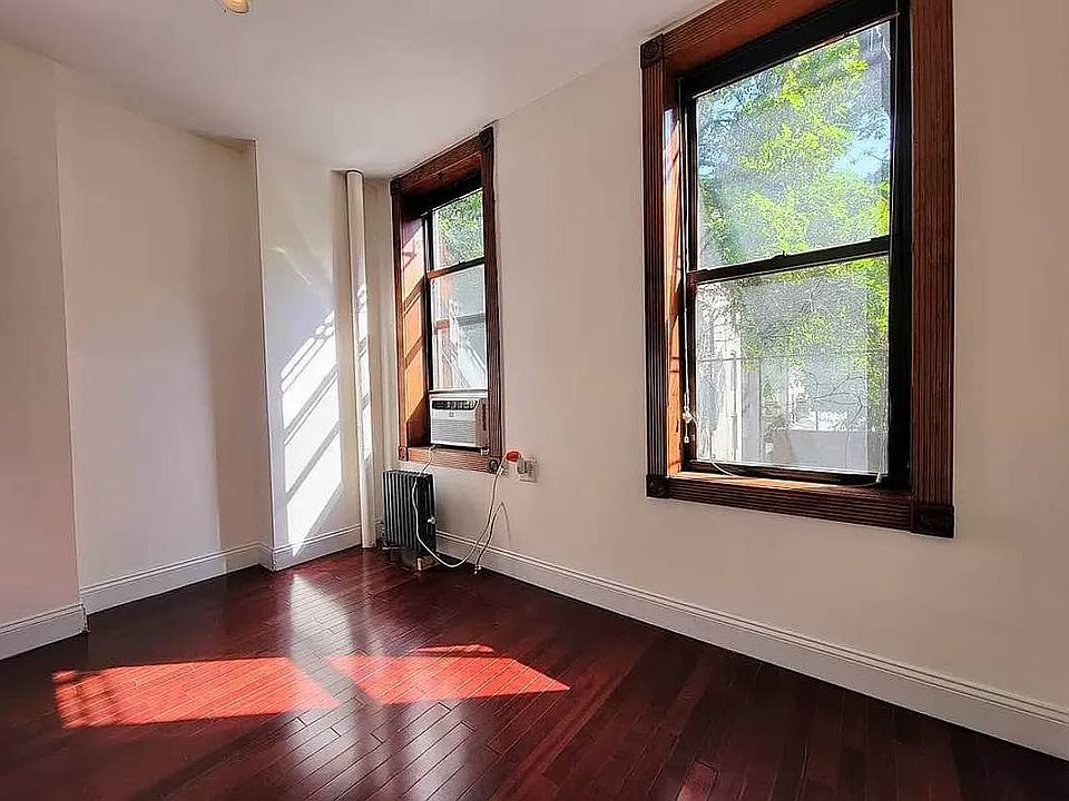 1st image of 146 W 10th St #4W