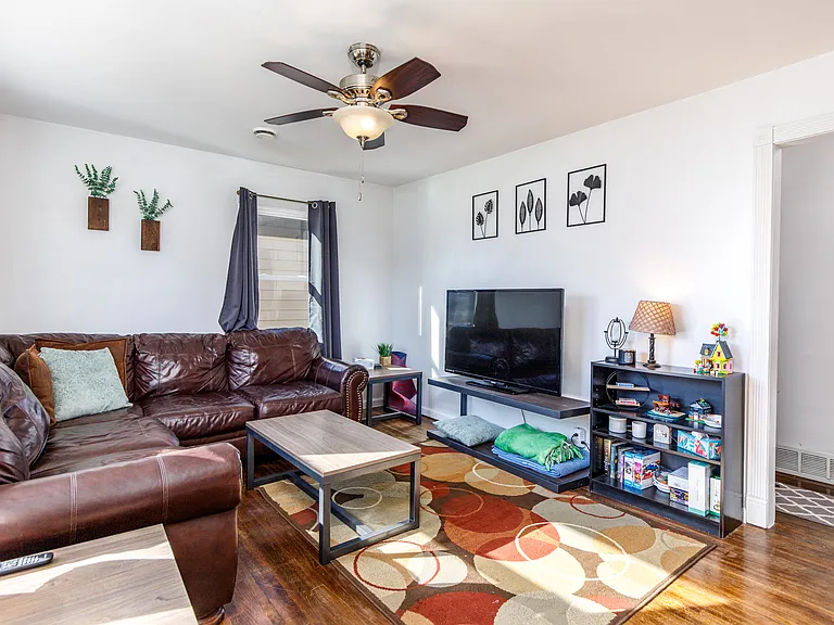 231-233 S Franklin Ave #231 — Photo 7