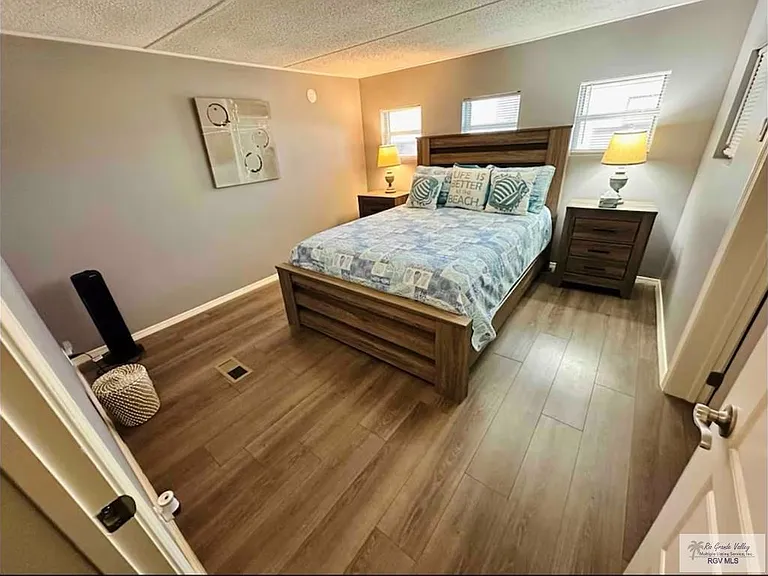 1009 Trout Ave — Photo 10
