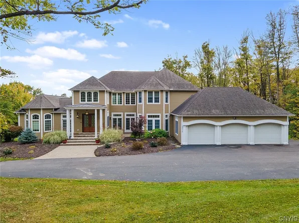 4516 Broad Rd, Syracuse, NY 13215
