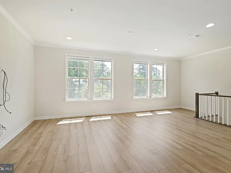 204 Ashton Market Aly — Photo 10