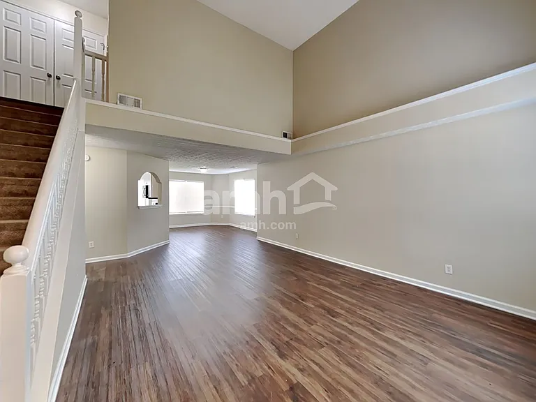 602 Thrasher Ct — Photo 10