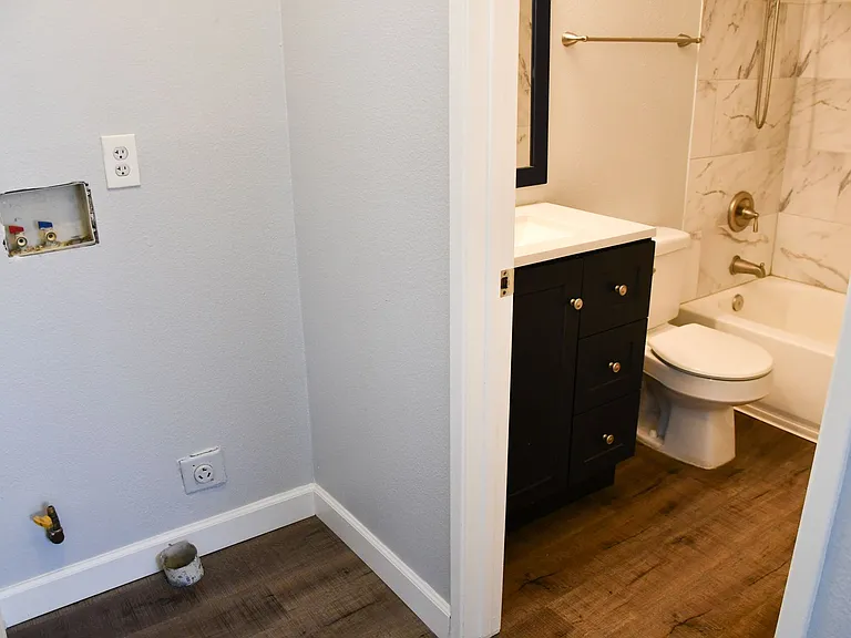 155 N Bitterbush St #B — Photo 14