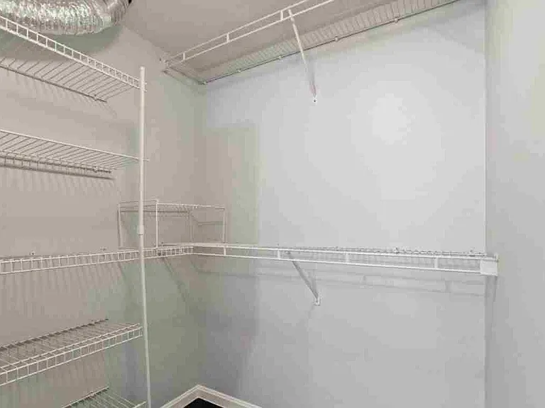 122 N Bedford St #A — Photo 11