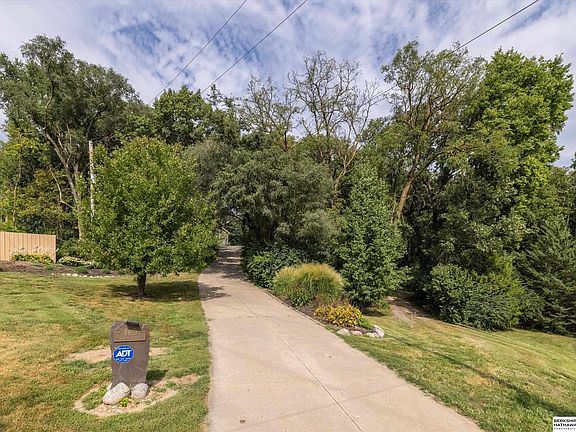 3rd image of 6610 Garvin St