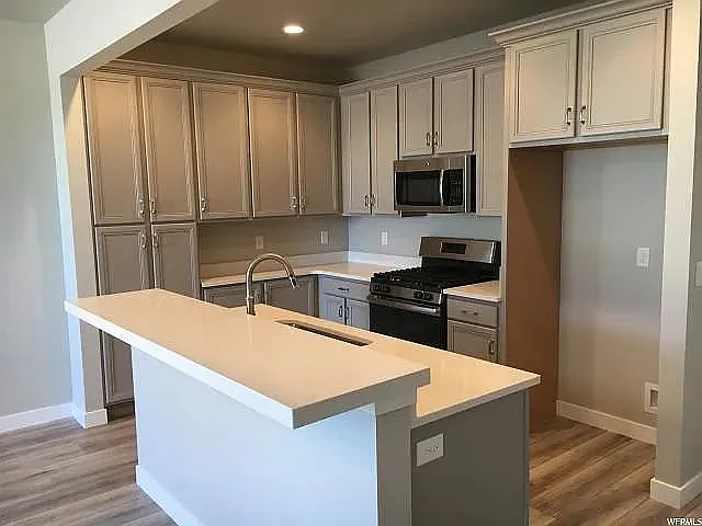 1044 W Narrows Ln — Photo 3