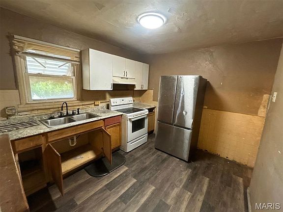 3rd image of 7819 Cler Ave