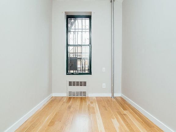 4th image of 206 Scholes St #100