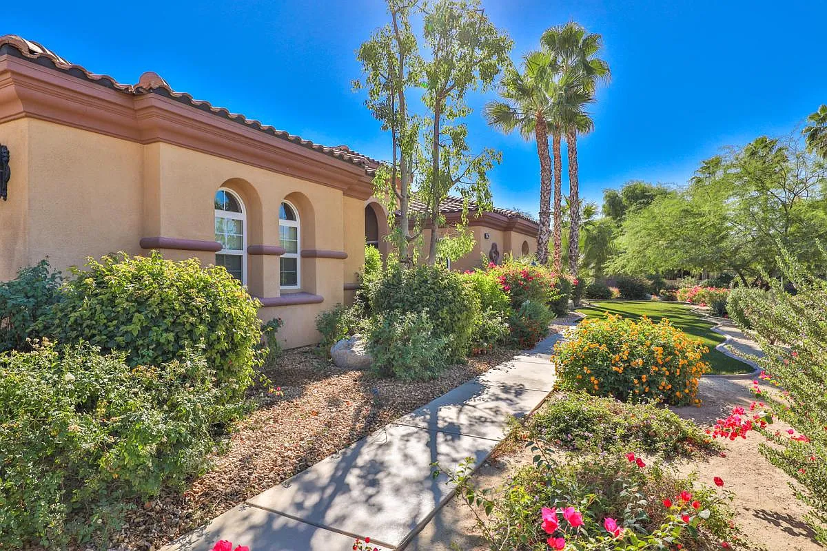 49700 Gila River Street — Photo 2