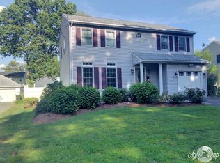 77 Eddywood St, Springfield, MA 01118