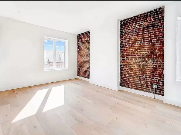 253 Van Brunt St #4R