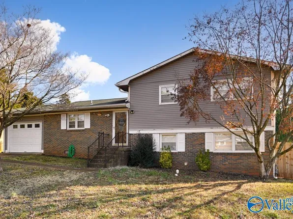 2202 Sharon St NW, Huntsville, AL 35810