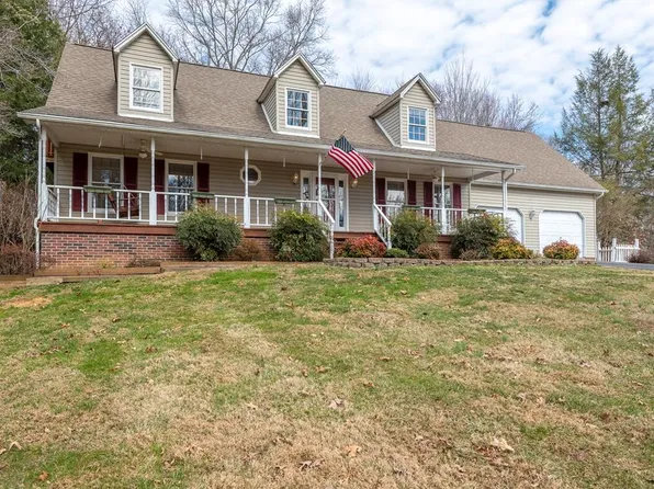 17673 Mahogany Dr, Abingdon, VA 24210