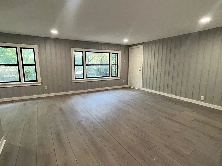 314 W Clarendon Dr — Photo 11