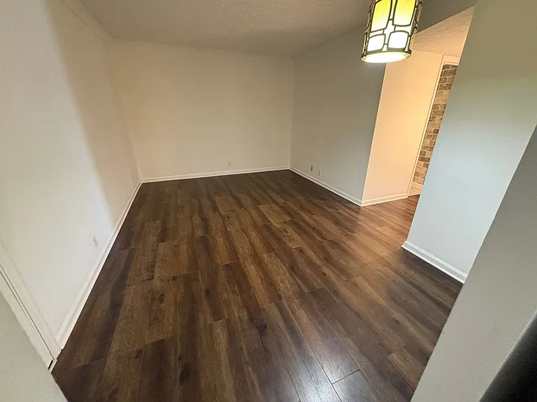 2325 Elliston Pl — Photo 5