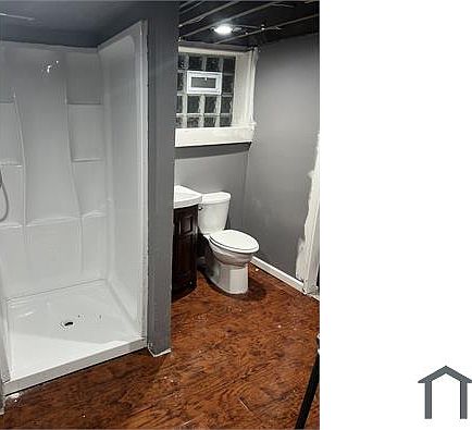 3rd image of 2643 Elmhurst Ave