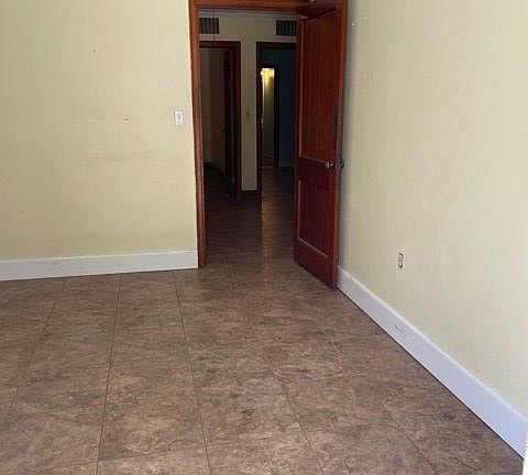 4th image of 225 W Jessamine St