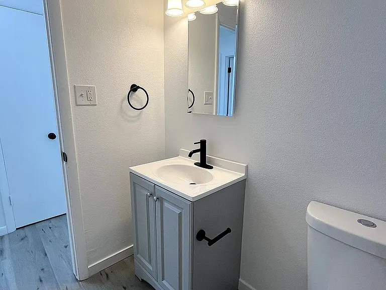 Oak North Apartments — Photo 54
