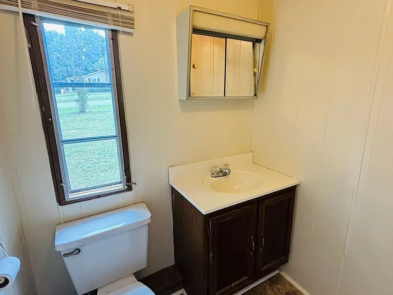 465 Underwood St — Photo 19