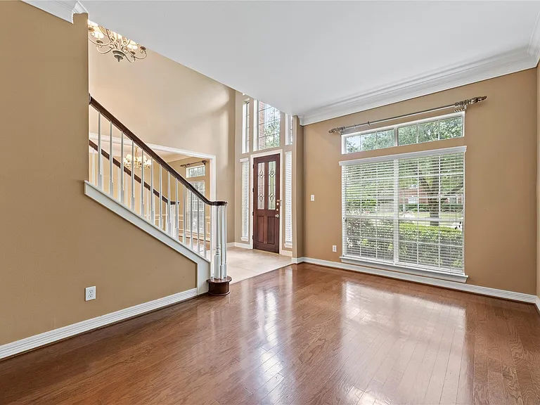 2923 Zachary Bend Ln — Photo 5