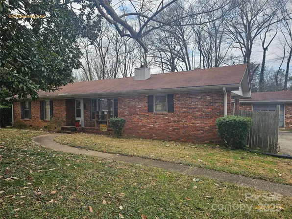 6209 Channing Ct, Charlotte, NC 28215