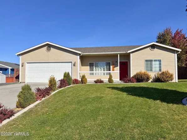 403 S 90th Ave, Yakima, WA 98908