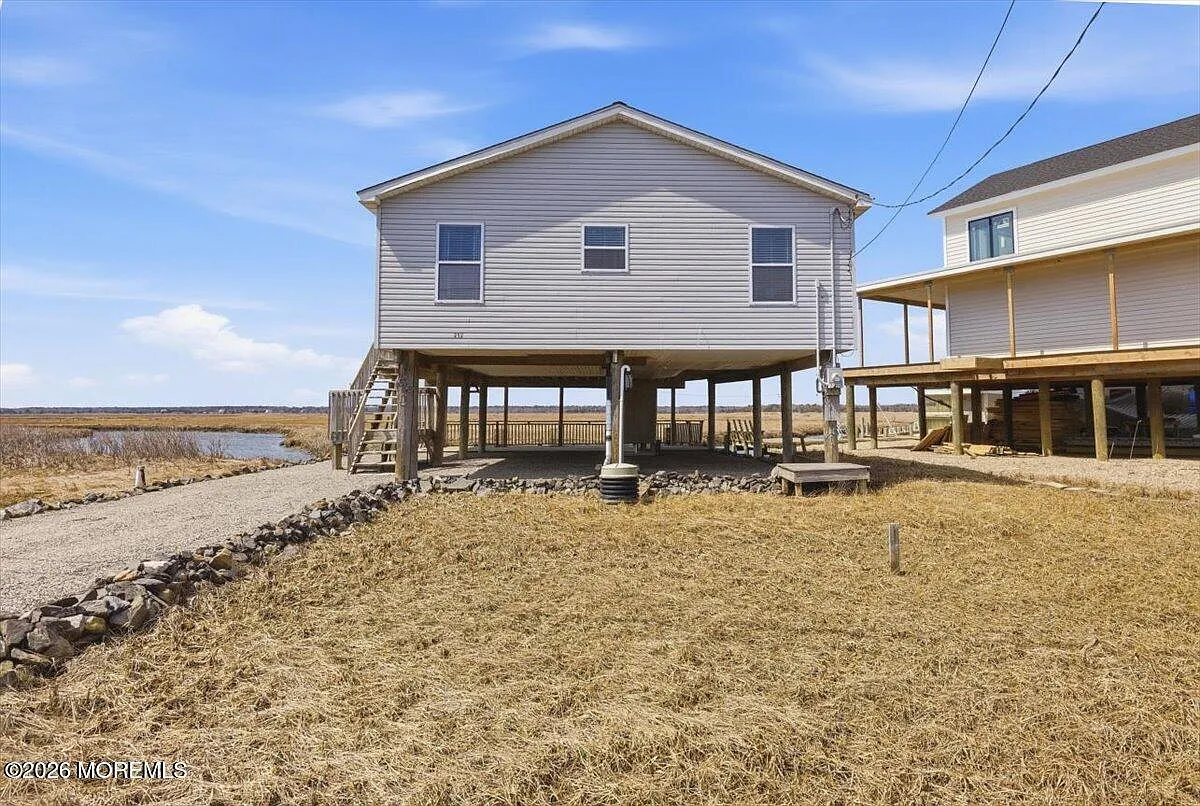 202 S Creek Drive photo 1