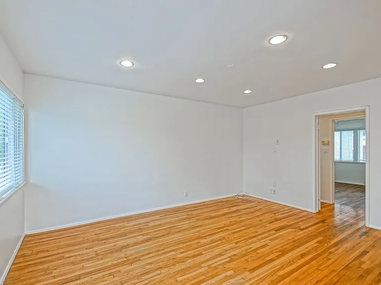 2911 Blaisdell Ave — Photo 6