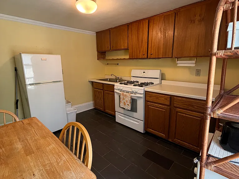 929 E Johnson St #2 — Photo 14
