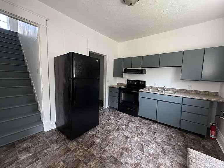 748 Monroe St #1 — Photo 7