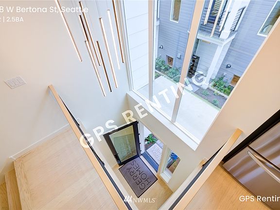 5th image of 708 W Bertona St