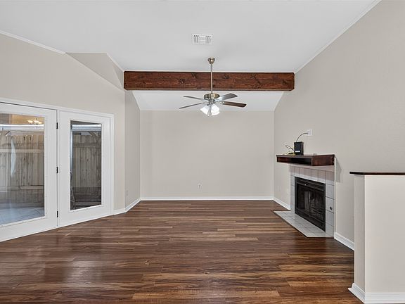 5th image of 1307 Pecan Sq