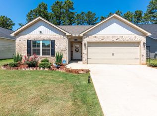 152 Sourwood Ln, Warner Robins, GA 31093