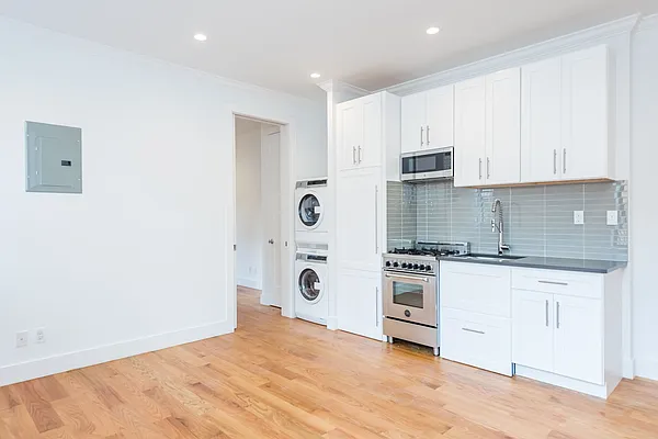 Rented by Nooklyn NYC LLC | media 31