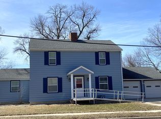 661 River Rd, Windom, MN 56101