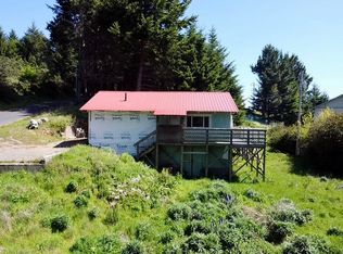 212 Nob Hill Rd, Whitethorn, CA 95589