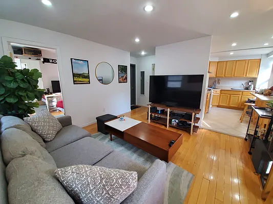 Rented by Teresa Lai, LREB | media 19