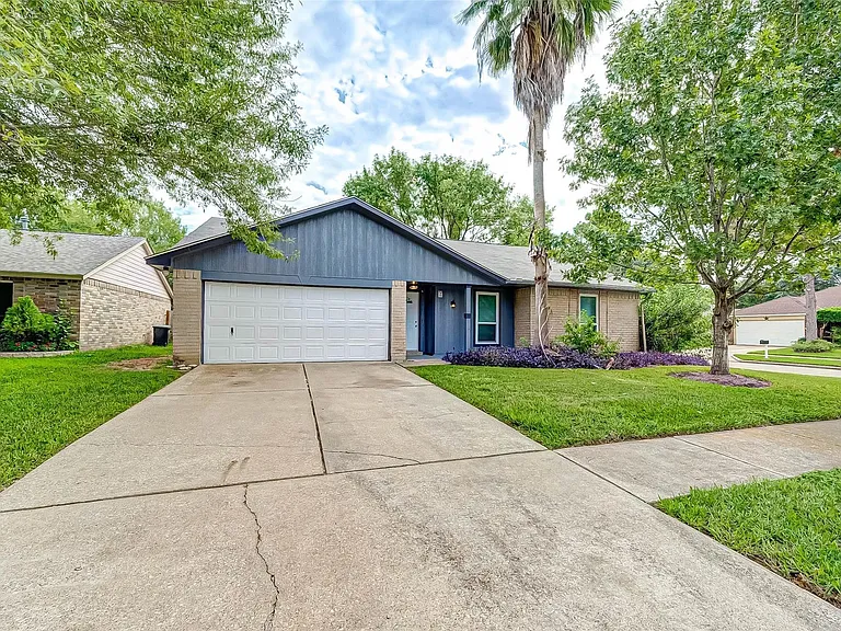 6802 Glenray Dr — Photo 4