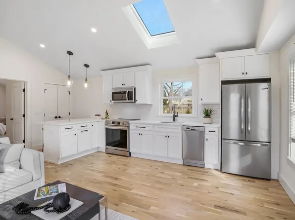 49 Daniels Farm Rd #H, Trumbull, CT 06611