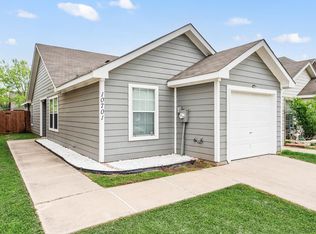 10701 Many Oaks Dr, Fort Worth, TX 76140
