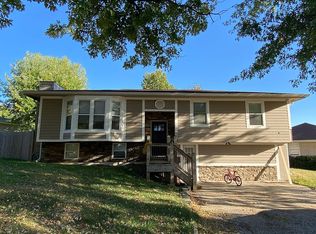 202 E 12th St, Lawson, MO 64062