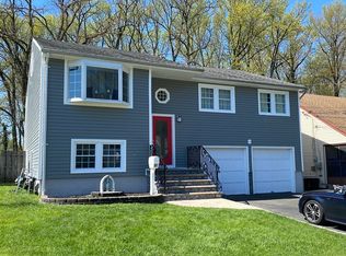 920 Lakeside Pl, Union, NJ 07083